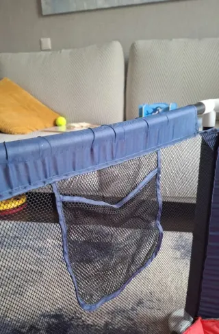 Parque infantil con alfombra