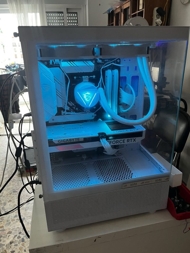 PC Gaming Gigabyte RTX Blanco