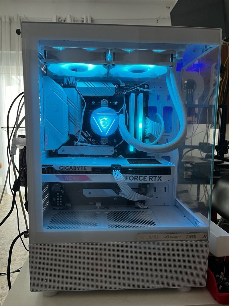 PC Gaming Gigabyte RTX Blanco afbeelding 4