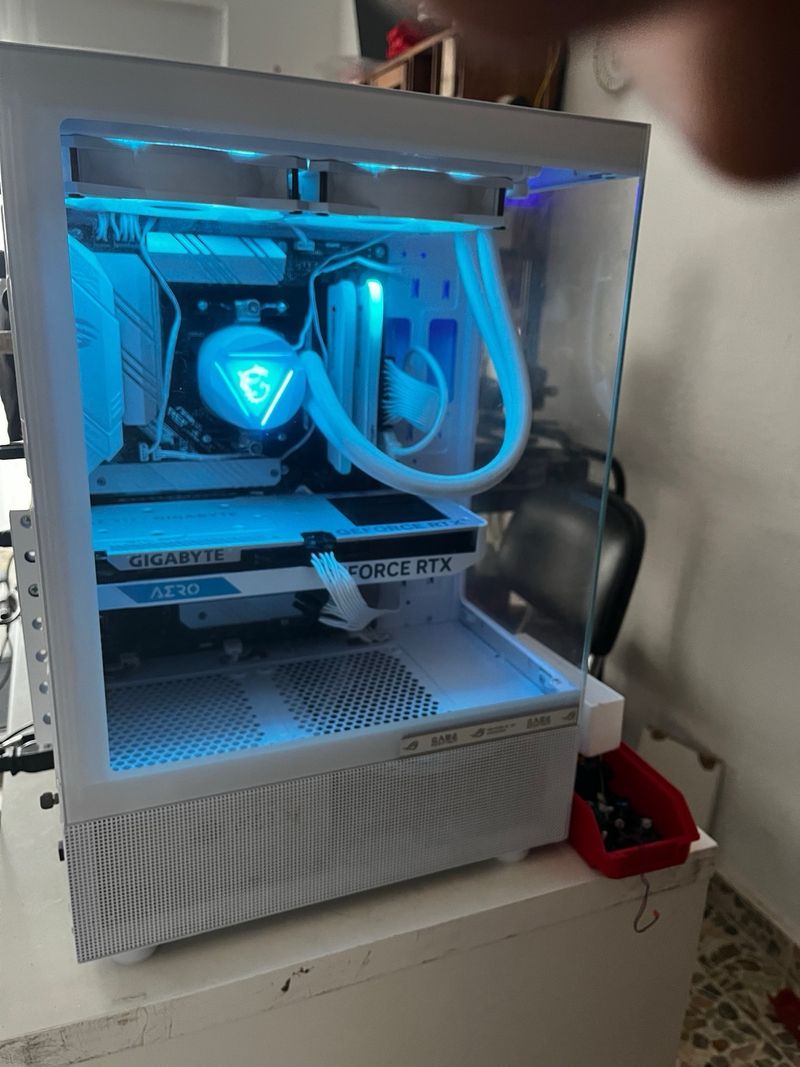 PC Gaming Gigabyte RTX Blanco afbeelding 2