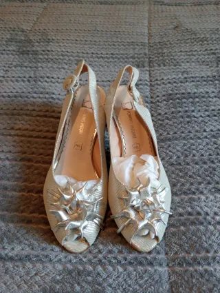 Zapatos tacón piel plateados talla 37 mujer boda