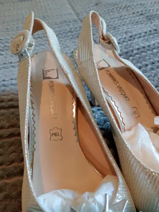 Zapatos tacón piel plateados talla 37 mujer boda