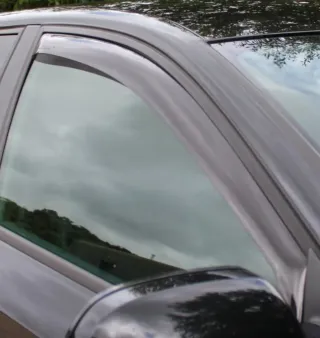 Deflectores de viento para coche