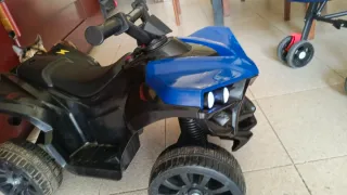 Quad infantil azul y negro