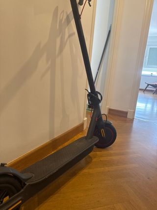 Patinete Eléctrico con Cargador