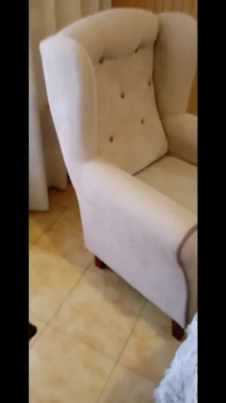 2 Sillones Orejeros Beige Súper Cómodos