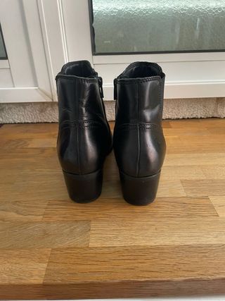 Botines de piel negros para mujer