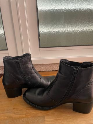 Botines de piel negros para mujer