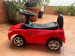 Coche correpasillos infantil rojo