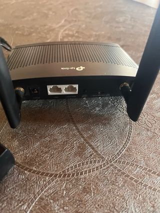 Router TP-Link Negro con Antenas