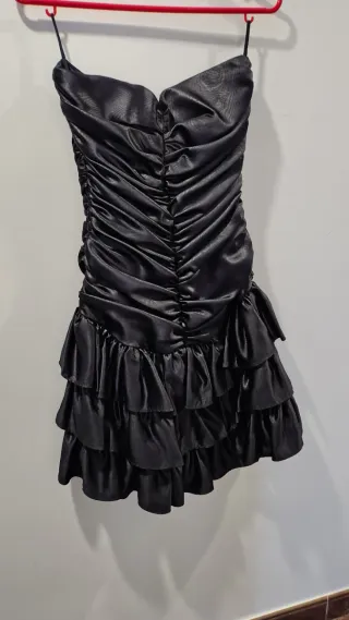 Vestido fiesta negro volantes