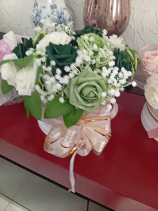 Arranjo de flores artificiales