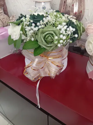 Arranjo de flores artificiales