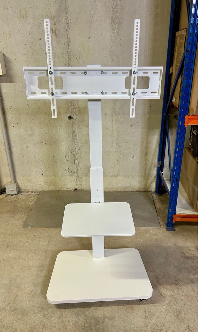 Soporte TV con ruedas y estantes