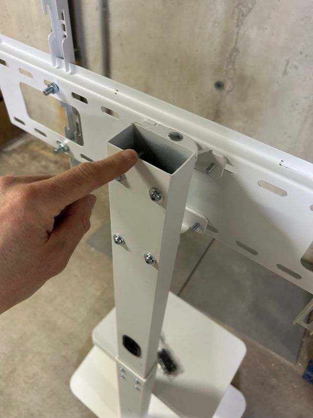 Soporte TV con ruedas y estantes