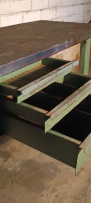 Herramientas banco metálico reformas decoración