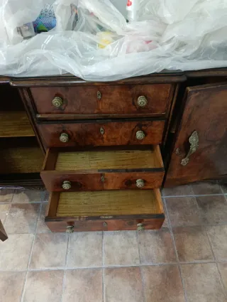 Aparador antiguo madera noble