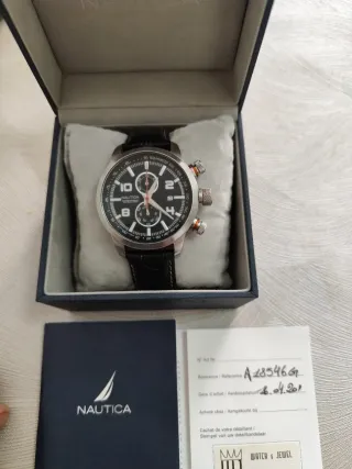 Reloj Nautica Cronógrafo Negro y Plateado