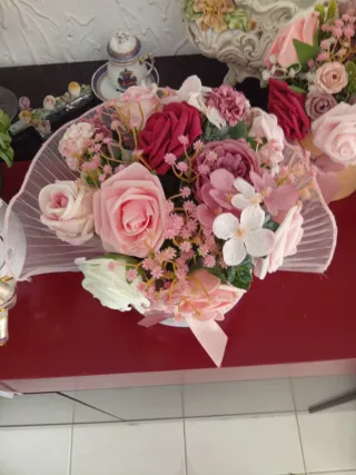 Arranjo flores artificiais rosa