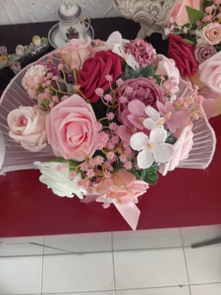 Arranjo flores artificiais rosa
