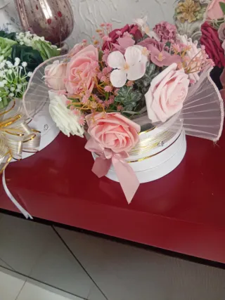 Arranjo flores artificiais rosa