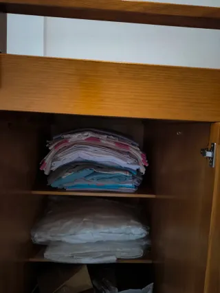 Cama alta 90x200 con escritorio y almacenaje