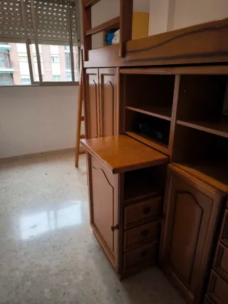 Cama alta 90x200 con escritorio y almacenaje