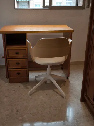 Cama alta 90x200 con escritorio y almacenaje