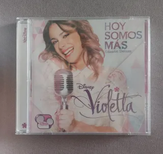 Lote Disney Violetta 2 Puzzles + 2 CDs y DVD