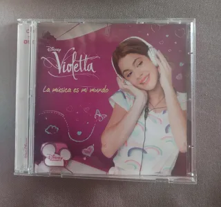 Lote Disney Violetta 2 Puzzles + 2 CDs y DVD