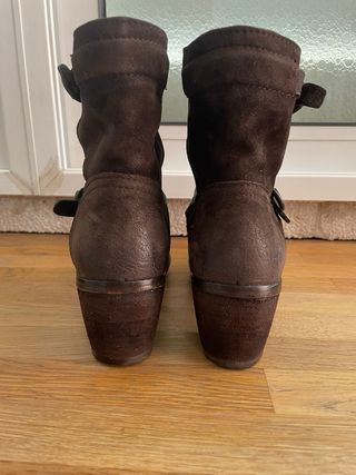 Botín piel marrón con tacón – Vialis