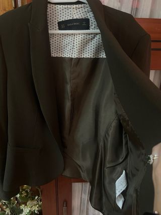 Americana Zara hombreras verde