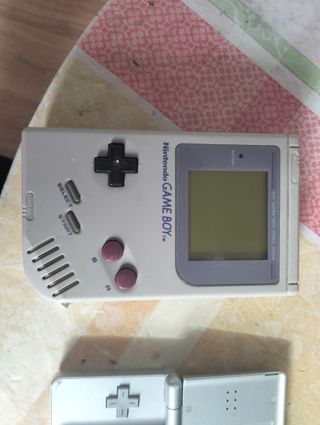 Nintendo Game Boy y DS Lite Plata