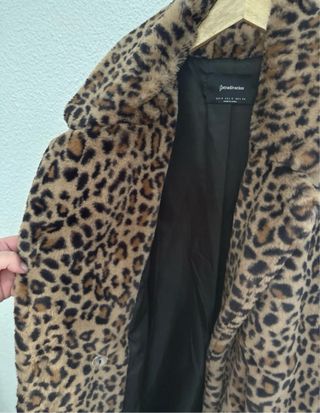 Abrigo Leopardo Stradivarius Talla Única