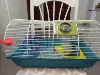 Jaula para roedor en buen estado