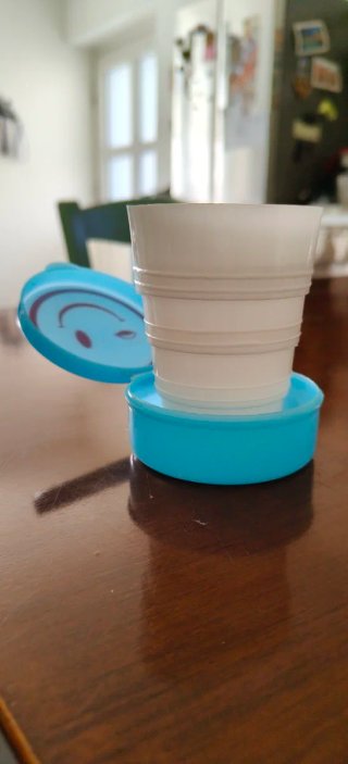 Bicchiere portatile e chiudibile