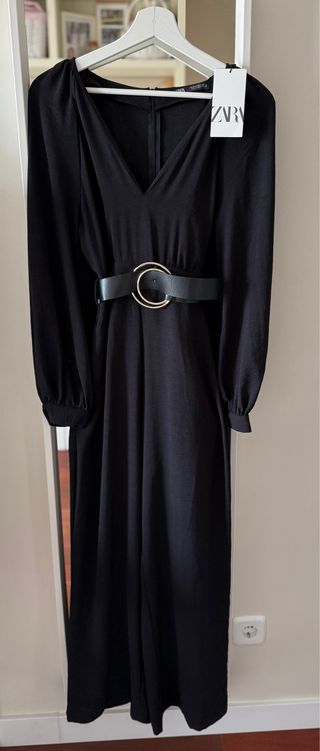 Mono negro Zara con cinturón