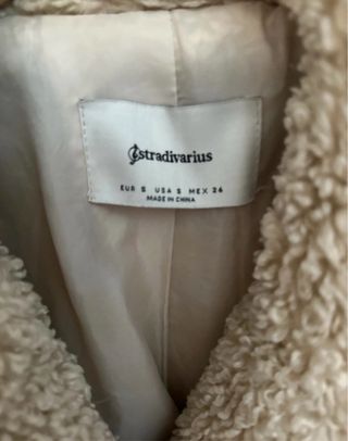 Abrigo peluche Stradivarius beige talla M
