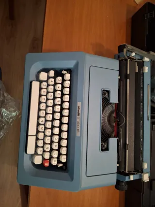 Máquina de escribir Olivetti Studio 46