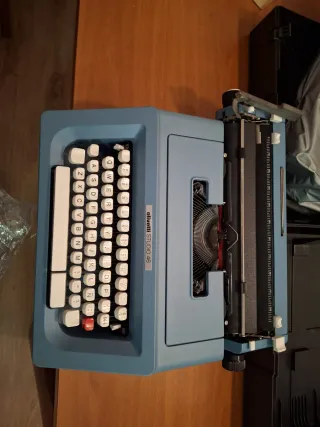Máquina de escribir Olivetti Studio 46