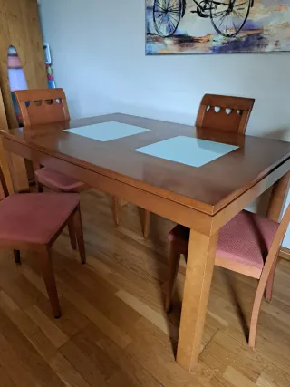 Mesa de comedor y 6 sillas
