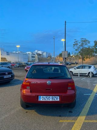 Volkswagen Golf 2003 (pegatina B)