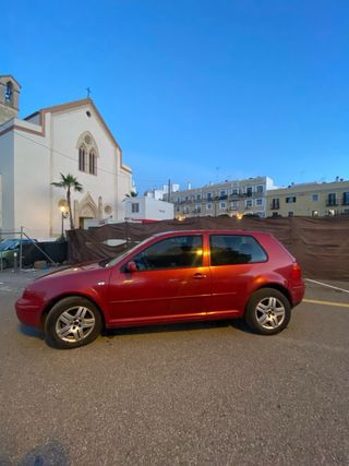 Volkswagen Golf 2003 (pegatina B)