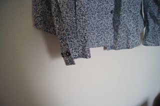 Camisa estampada azul e branca Tam L