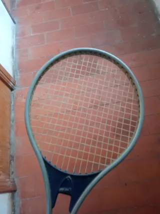 Raqueta de tenis Head antigua