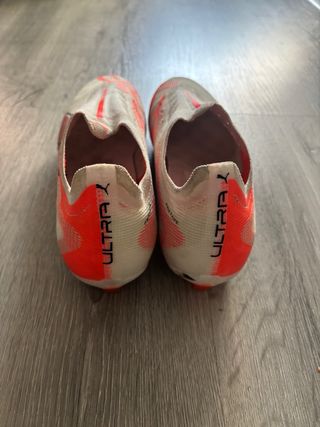 Chuteiras Puma Ultra Laranja e Branco  Pro