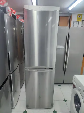 Nevera combi acero inoxidable marca balay 200/60cm