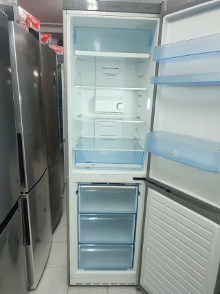 Nevera combi acero inoxidable marca balay 200/60cm