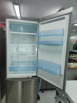 Nevera combi acero inoxidable marca balay 200/60cm