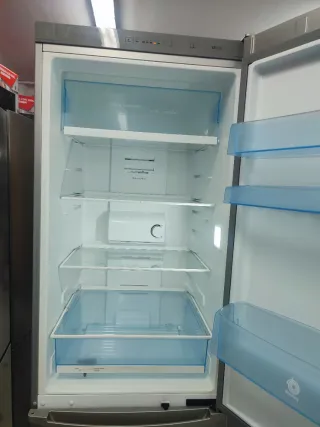 Nevera combi acero inoxidable marca balay 200/60cm